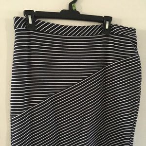 Banana Republic blue stripe knit skirt size 12